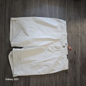 Jones New York White Shorts – Size 24W